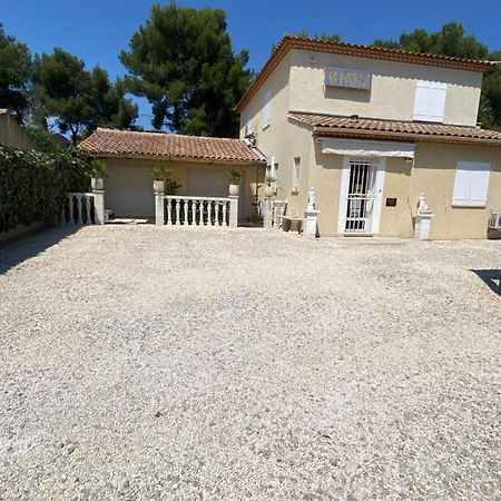 Suite Spa Acces Autonome Beaucaire  Luaran gambar