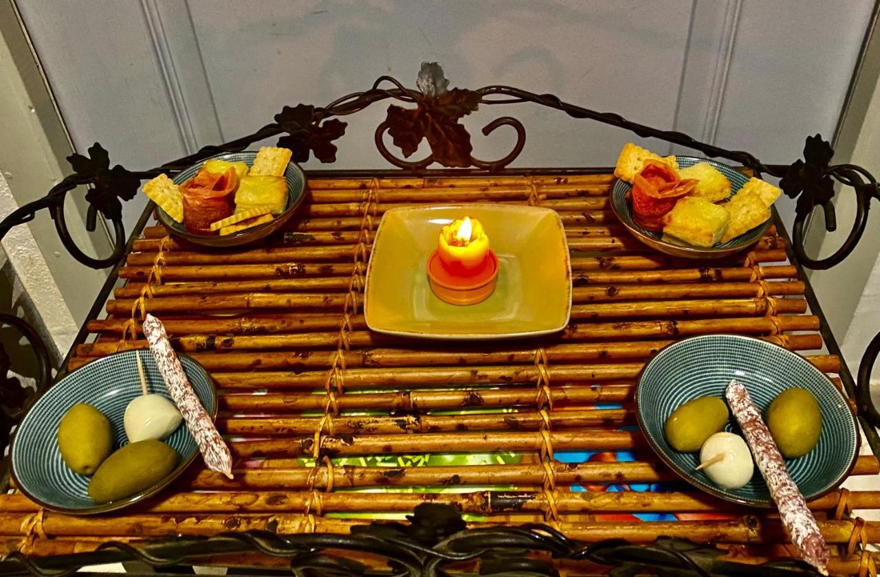 Suite Spa Acces Autonome Beaucaire  Luaran gambar