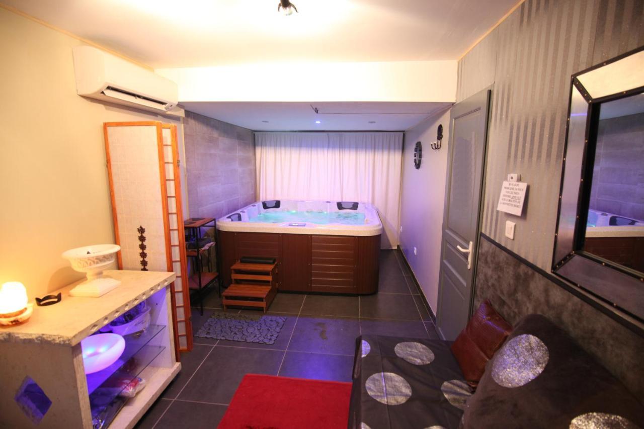 Suite Spa Acces Autonome Beaucaire  Luaran gambar